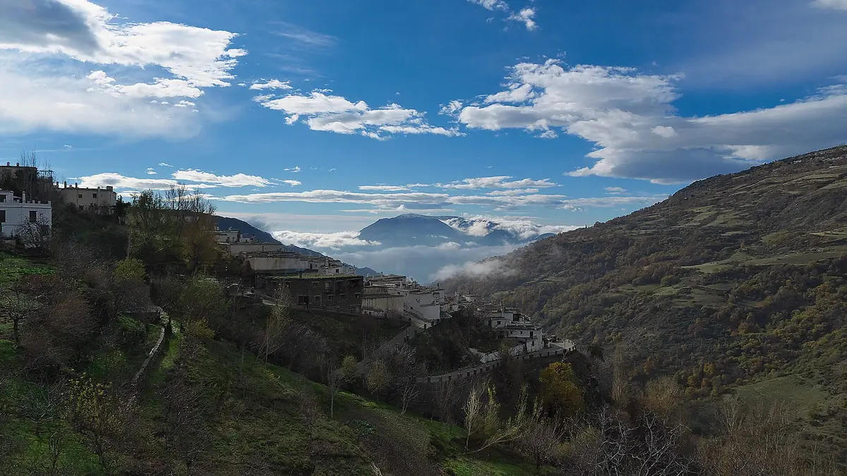 Capileira - La Cebadilla(PR- A 69 y PR- A 23) - Barranco del Poqueira - Mas Junta de los Rios Naute y Del Toril