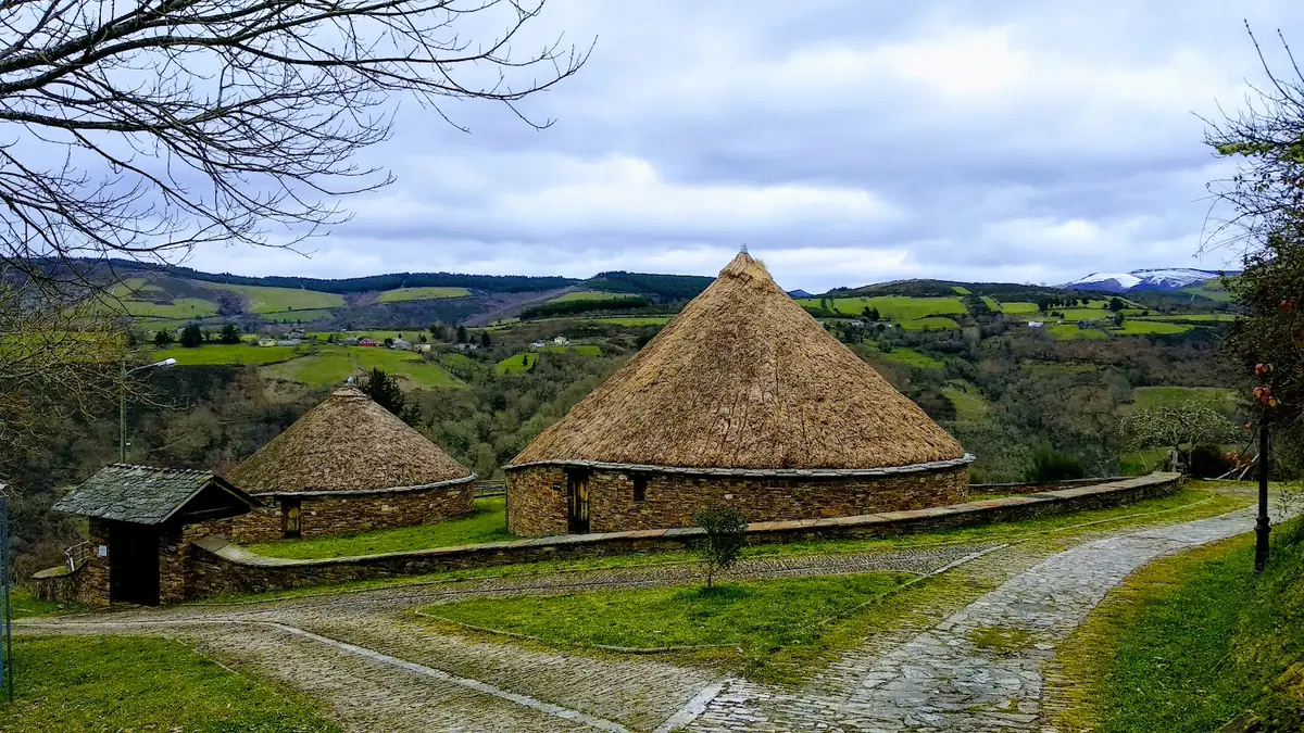 Pallozas de San Román
