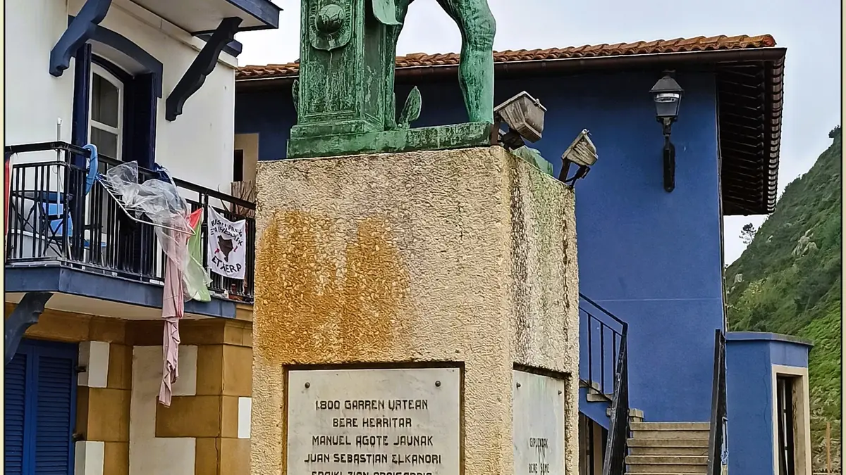 Estatua de Juan Sebastián Elcano