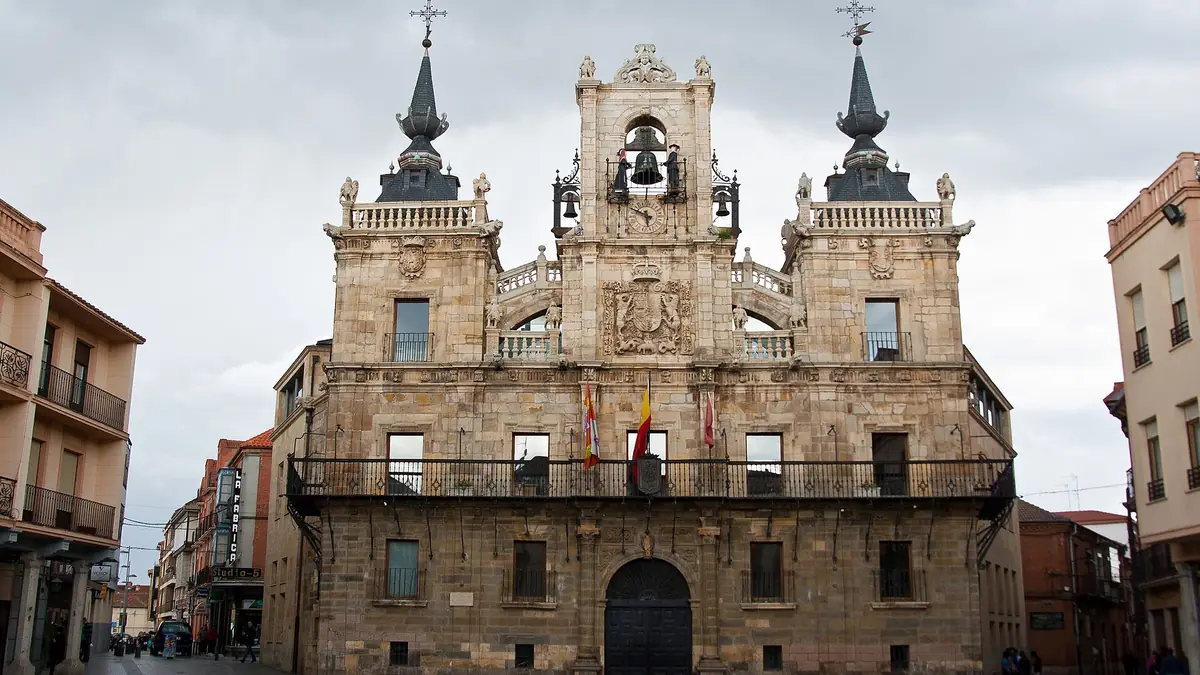 ASTORGA Ayuntamiento, Murias de Rechivaldo, Ermita del Ecce Homo, Catedral de Astorga, Palacio de Gaudí
