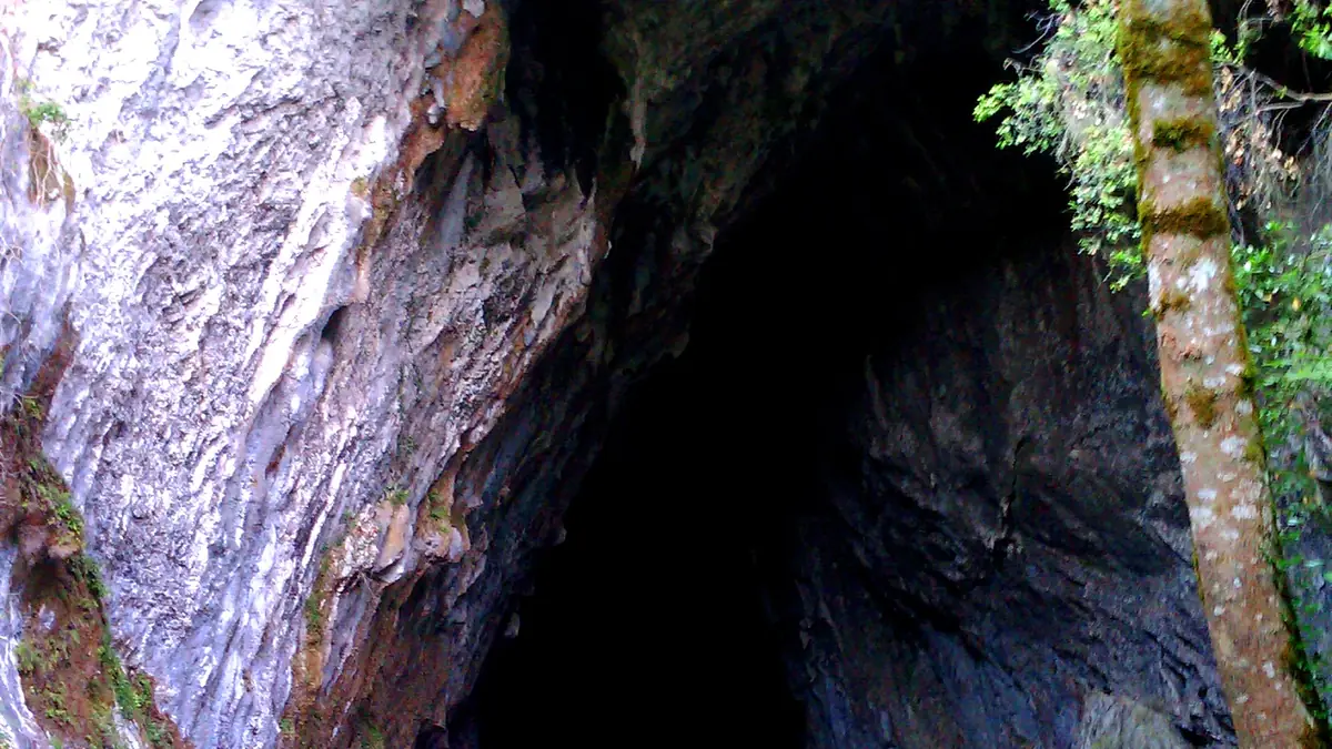 Cueva de Cullalvera