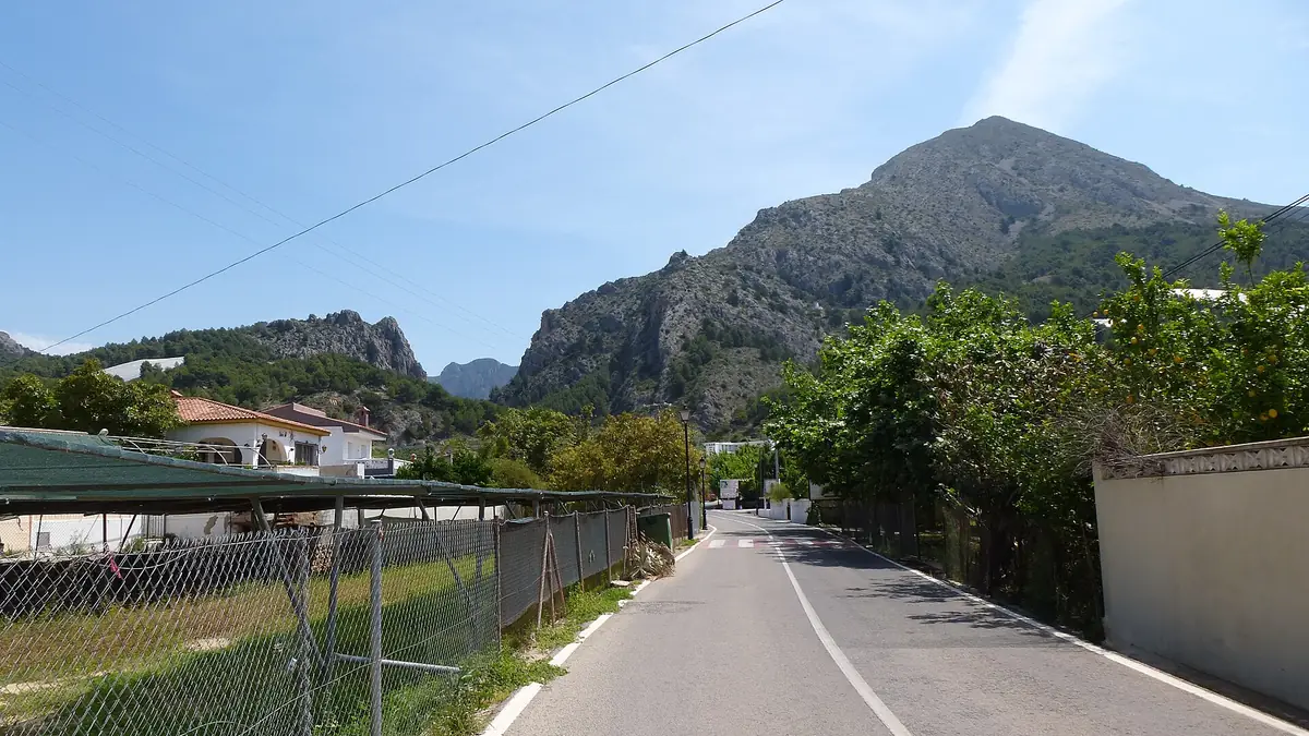Bello Paraje Natural de las Fuentes del Algar con su Cascada principal y todos sus pozas o Tolls. Callosa d'En Sarrià-Alicante