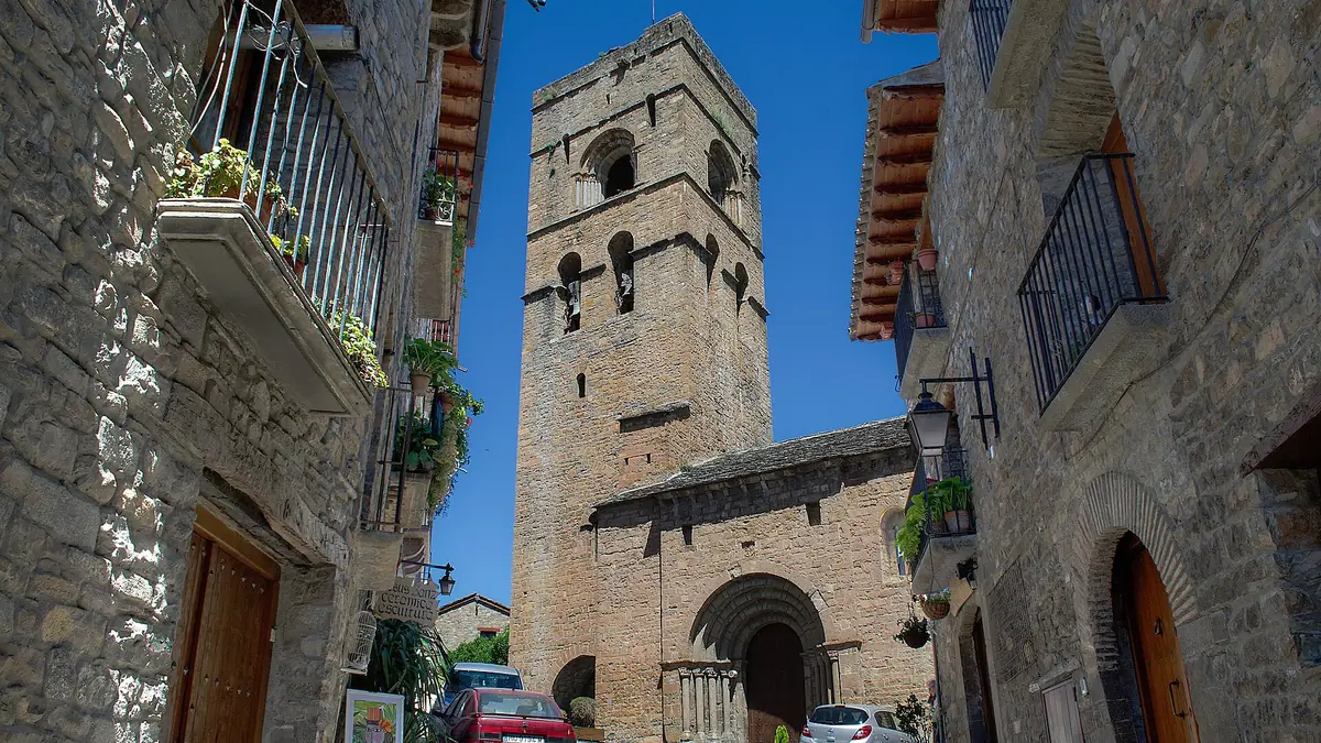 Colegiata de Santa María de Aínsa